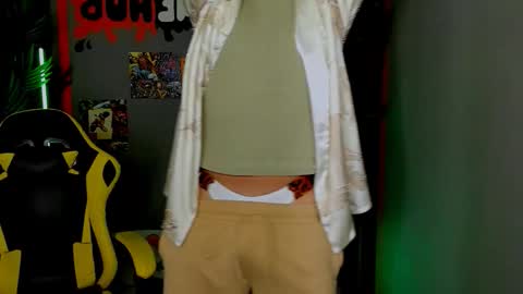 Snapshot of leo_mooree chatting on September 26, 2025, 4:44 pm Leo online show from September 26, 2025, 4:44 pm