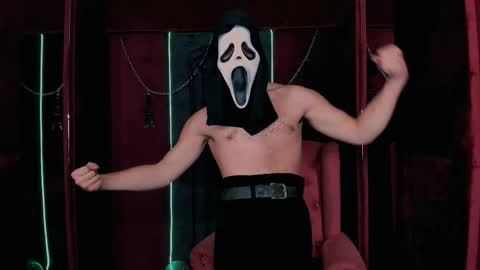 Snapshot of leo_mooree chatting on October 29, 2025, 3:47 pm Leo online show from October 29, 2025, 3:47 pm