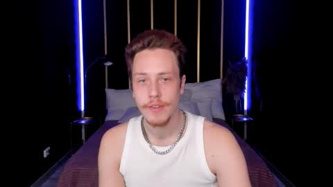 Snapshot of leo_mooree chatting on November 7, 2025, 9:59 pm Leo online show from November 7, 2025, 9:59 pm