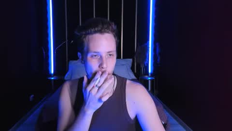 Snapshot of leo_mooree chatting on November 16, 2025, 6:41 am Leo online show from November 16, 2025, 6:41 am