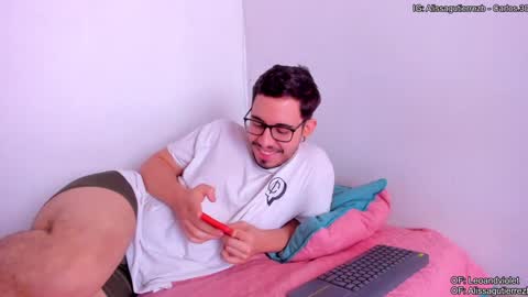 Snapshot of leoandviolet chatting on December 29, 2024, 2:31 pm Carlos Alissa. Help us to reach 100 likes online show from December 29, 2024, 2:31 pm