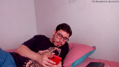 Snapshot of leoandviolet chatting on October 24, 2025, 4:36 pm Carlos Alissa. Help us to reach 100 likes online show from October 24, 2025, 4:36 pm