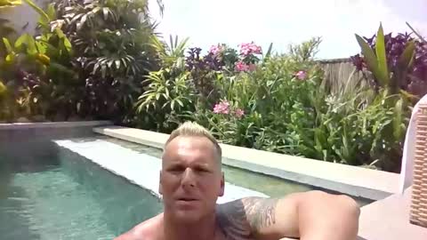 TheBigLeo online show from October 28, 2025, 5:33 am