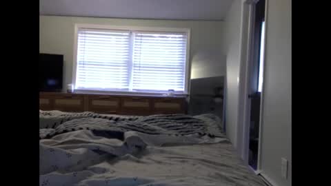 leologan online show from March 19, 2026, 3:27 pm