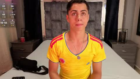 Snapshot of leomonnroe chatting on July 3, 2026, 10:49 pm leomonnroe online show from July 3, 2026, 10:49 pm