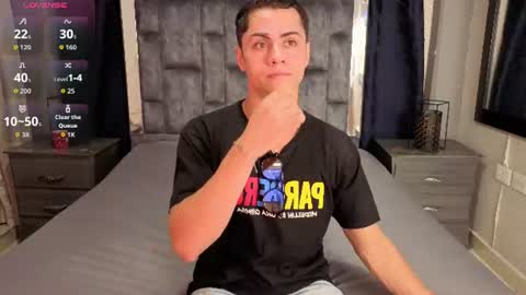 Snapshot of leomonnroe chatting on July 6, 2026, 7:05 pm leomonnroe online show from July 6, 2026, 7:05 pm