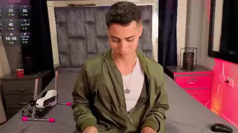 Snapshot of leomonnroe chatting on July 11, 2026, 8:11 pm leomonnroe online show from July 11, 2026, 8:11 pm