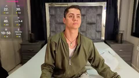 Snapshot of leomonnroe chatting on August 1, 2026, 7:35 pm leomonnroe online show from August 1, 2026, 7:35 pm