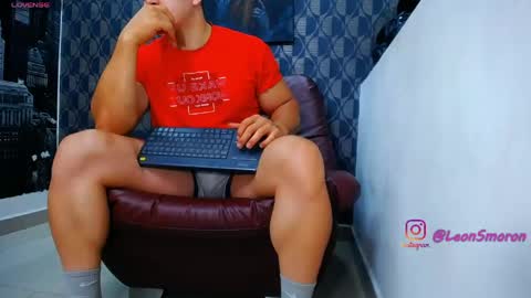 Snapshot of leon_ssmoron chatting on June 2, 2026, 2:24 am Leon Smoron online show from June 2, 2026, 2:24 am
