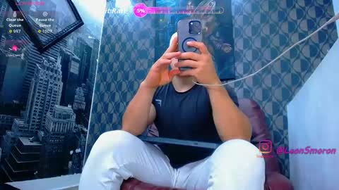 Snapshot of leon_ssmoron chatting on June 5, 2026, 3:02 am Leon Smoron online show from June 5, 2026, 3:02 am