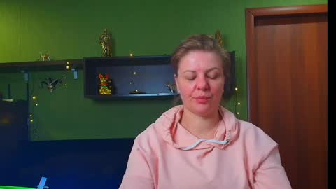 Leona tracie online show from April 30, 2026, 9:08 pm