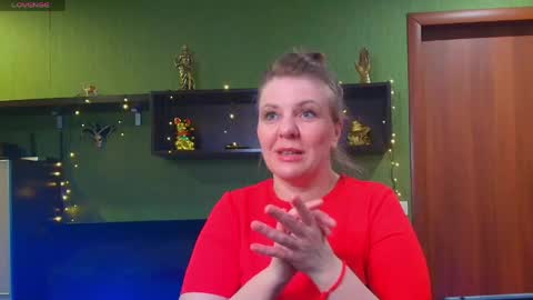 Leona tracie online show from May 1, 2026, 10:58 pm