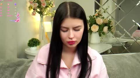 Mila online show from February 5, 2026, 1:21 am