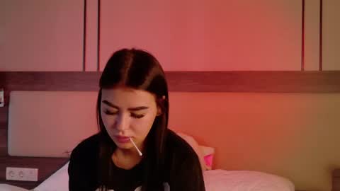Snapshot of leonameilee chatting on June 30, 2026, 6:36 am Mila online show from June 30, 2026, 6:36 am