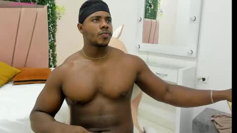 Leandro jones online show from November 14, 2025, 4:11 am