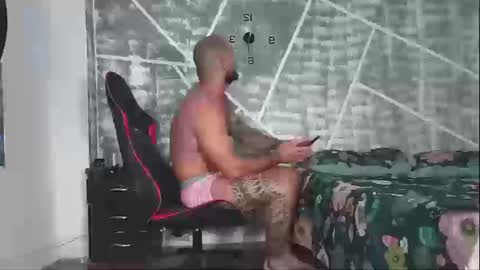 Snapshot of leonidas_k18 chatting on September 16, 2025, 4:08 pm ANDRES online show from September 16, 2025, 4:08 pm