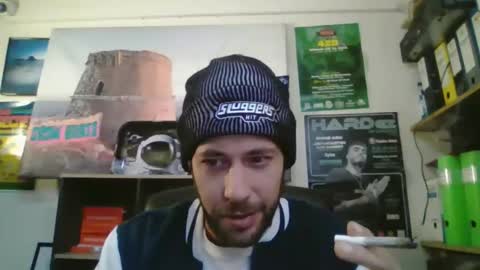Snapshot of leonidascum chatting on December 22, 2025, 1:08 pm leonidascum online show from December 22, 2025, 1:08 pm