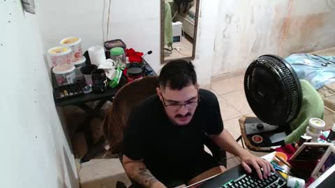 leonino231 online show from December 20, 2025, 2:51 am