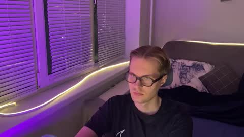 Leon online show from January 8, 2026, 11:45 am