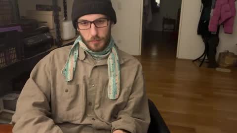 Leon online show from January 27, 2025, 8:39 pm