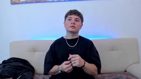 Snapshot of leoo_miller chatting on October 20, 2025, 9:04 pm Leo online show from October 20, 2025, 9:04 pm