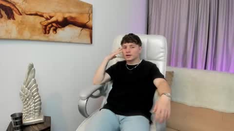 Snapshot of leoo_miller chatting on November 5, 2025, 4:34 am Leo online show from November 5, 2025, 4:34 am