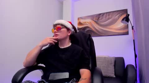 Leo  online show from December 5, 2025, 4:21 am