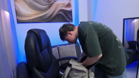 Leo  online show from February 15, 2026, 3:47 am