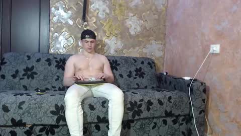 Snapshot of leoroman chatting on February 16, 2025, 3:48 pm leoroman online show from February 16, 2025, 3:48 pm