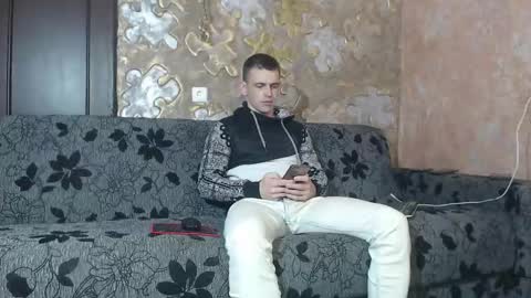 Snapshot of leoroman chatting on November 12, 2025, 9:32 am leoroman online show from November 12, 2025, 9:32 am