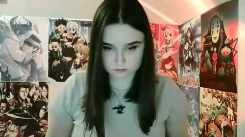 Snapshot of leraaa72 chatting on March 7, 2025, 7:49 pm little secret online show from March 7, 2025, 7:49 pm