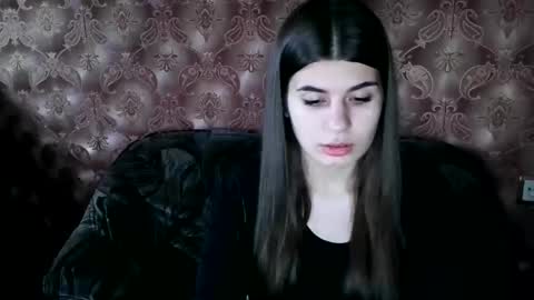 Snapshot of leraberry chatting on June 1, 2026, 5:25 pm leraberry online show from June 1, 2026, 5:25 pm