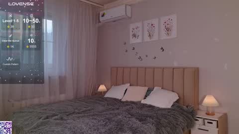 Nicole Moore online show from February 12, 2025, 1:37 pm