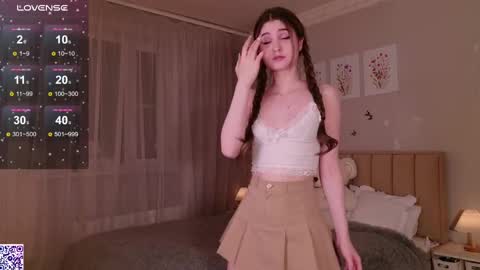 Nicole Moore online show from March 12, 2025, 5:49 pm