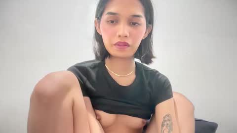 Snapshot of lesi_trisha chatting on November 30, 2025, 5:22 am Trisha18 online show from November 30, 2025, 5:22 am