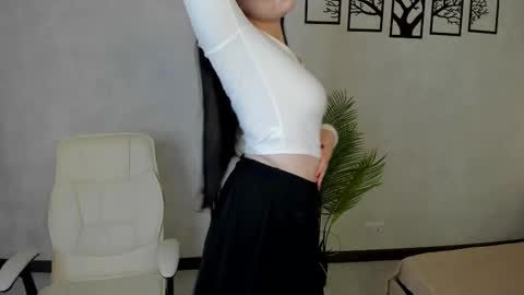 Snapshot of lesley_wins chatting on September 28, 2025, 5:46 am Lesley online show from September 28, 2025, 5:46 am