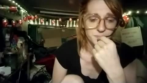 Snapshot of lesleygumgrass chatting on June 17, 2026, 4:15 am LesleyGumGrass- The Boring Trans girl online show from June 17, 2026, 4:15 am