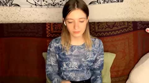 Snapshot of lesleytargett chatting on November 9, 2025, 11:19 am Sia online show from November 9, 2025, 11:19 am