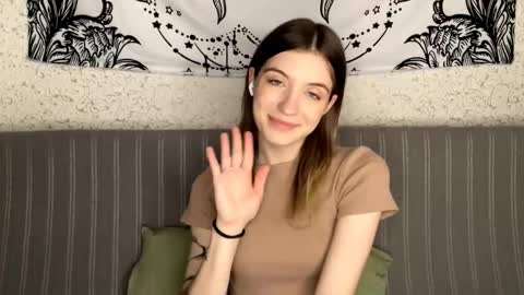 Snapshot of lesleytargett chatting on November 18, 2025, 11:14 am Sia online show from November 18, 2025, 11:14 am