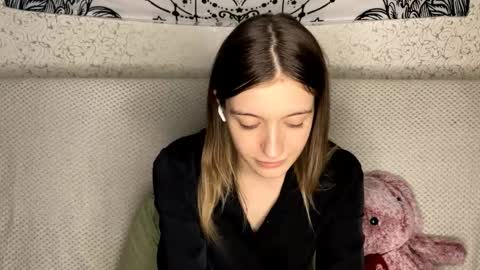 Snapshot of lesleytargett chatting on November 26, 2025, 2:18 pm Sia online show from November 26, 2025, 2:18 pm