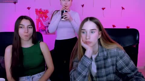 leslie_bird online show from April 27, 2026, 9:07 am