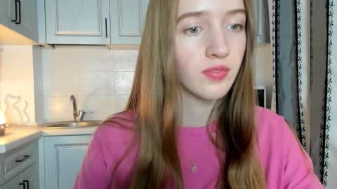 Snapshot of leslie_my_lovee chatting on November 26, 2025, 4:19 pm LESLIE online show from November 26, 2025, 4:19 pm