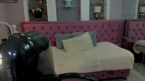 Snapshot of leslieanddrako chatting on August 2, 2026, 11:58 pm L E S L E Y AND D R A K O online show from August 2, 2026, 11:58 pm