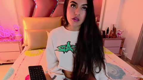 Snapshot of lesliebush chatting on December 4, 2025, 12:58 pm LeslieBush online show from December 4, 2025, 12:58 pm