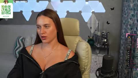 Snapshot of lesliekorfs chatting on September 19, 2025, 7:47 pm LeslieKorfs online show from September 19, 2025, 7:47 pm