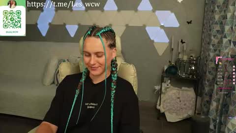 Snapshot of lesliekorfs chatting on October 1, 2025, 11:00 pm LeslieKorfs online show from October 1, 2025, 11:00 pm