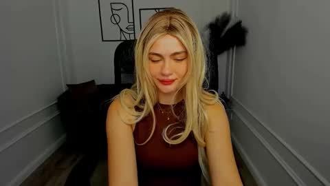 Snapshot of lesliemineg chatting on October 2, 2025, 11:39 am lesliemineg online show from October 2, 2025, 11:39 am