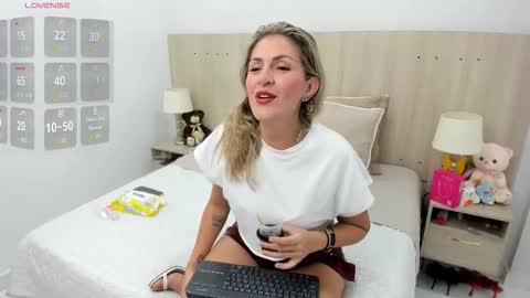 Lesly Santodomingo online show from February 1, 2026, 12:26 pm