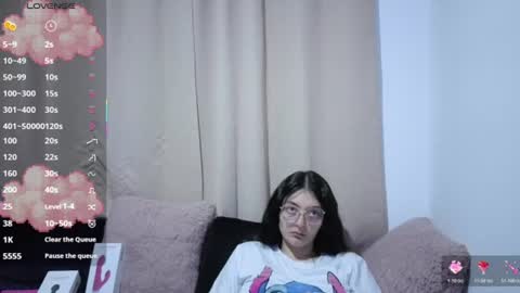lessliee online show from July 4, 2026, 7:25 am
