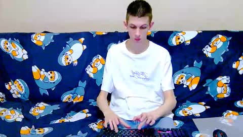 lester_broo online show from November 26, 2025, 9:27 pm